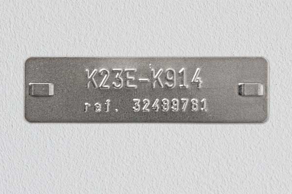 Segnacavi punzonati acciaio - caratteri in rilievo